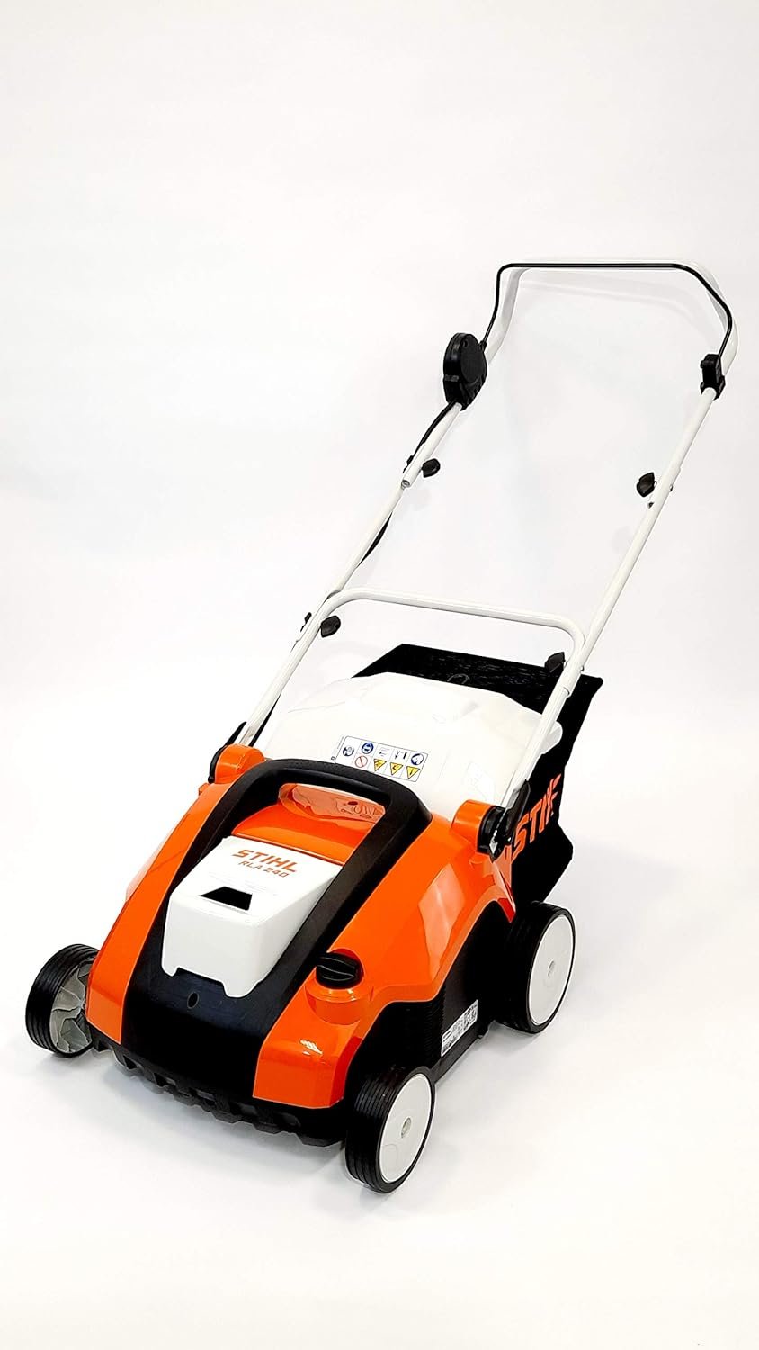 Scarificateur à batterie 34 cm avec 2 batteries et chargeur Scarificateur à batterie 34 cm avec 2 batteries et chargeur